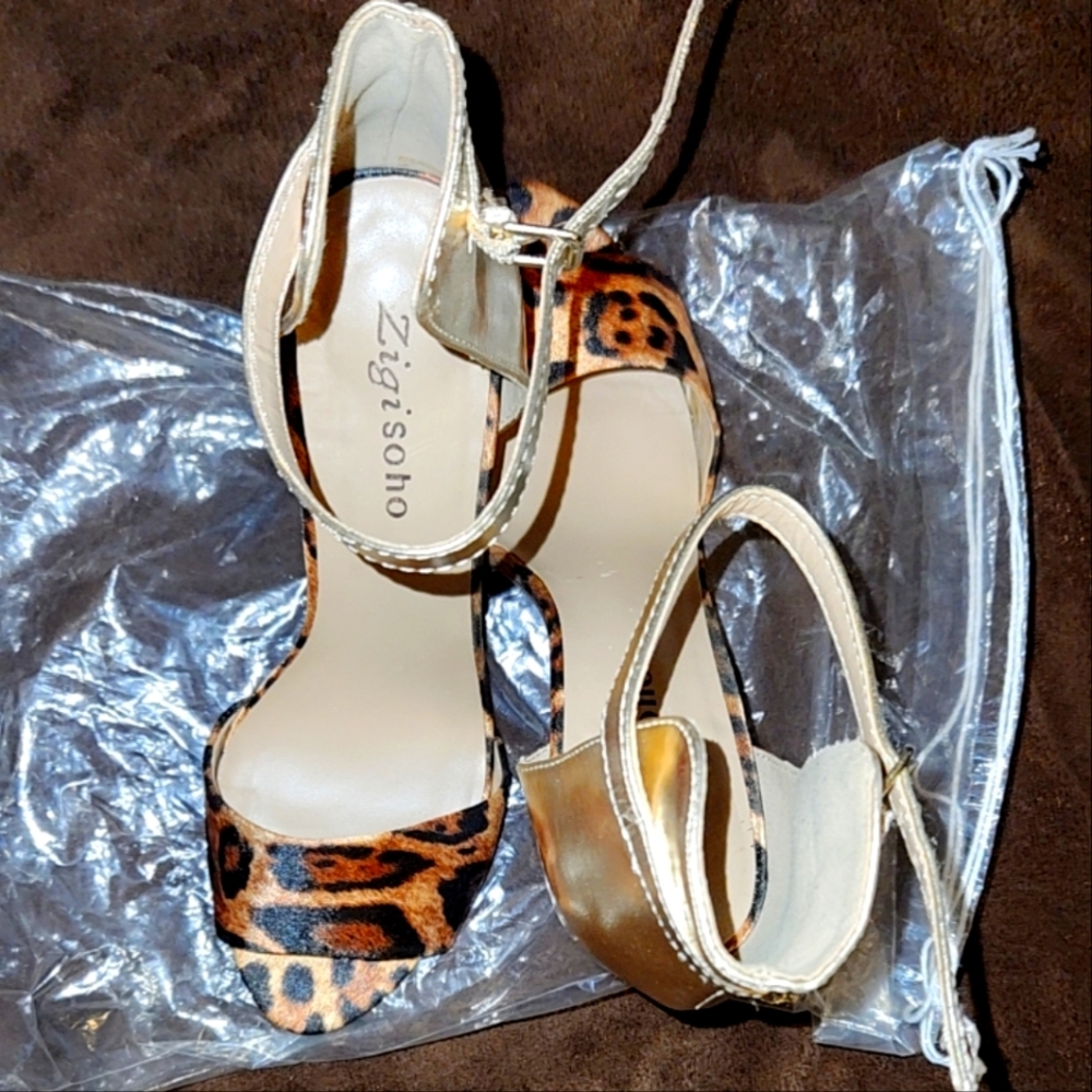 Zigi Soho open toe heel